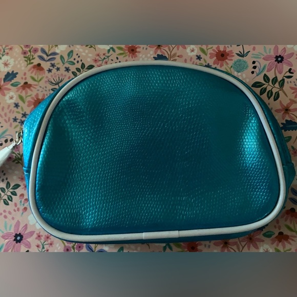 Lancôme Cosmetic Bag - Picture 2 of 4